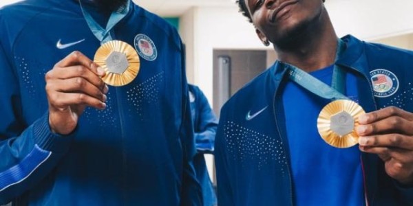 开云app-爱德华兹感受偶像力量，与杜兰特做队友助他成长